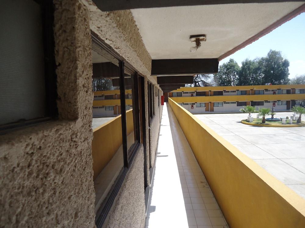 Oyo Hotel Casa Real Matehuala Exterior foto