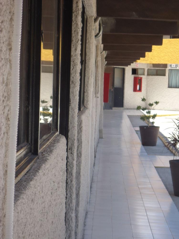 Oyo Hotel Casa Real Matehuala Exterior foto